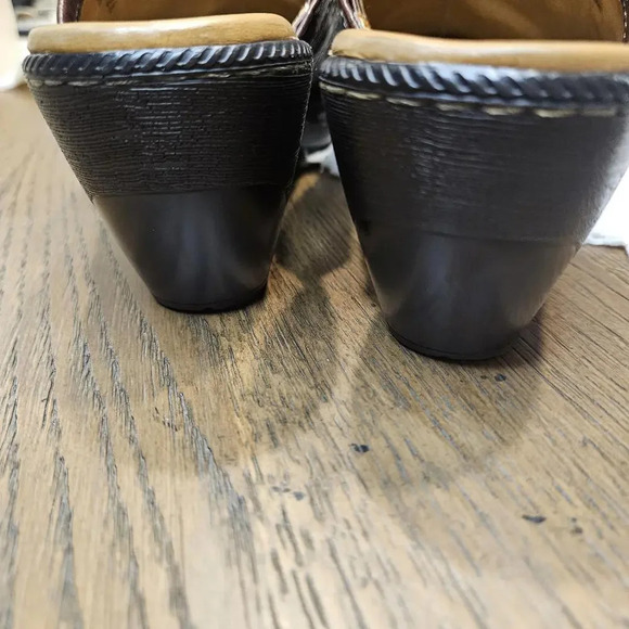 Söfft Brown Leather Clogs - Comfortable Slide-On Shoes - Picture 5 of 8